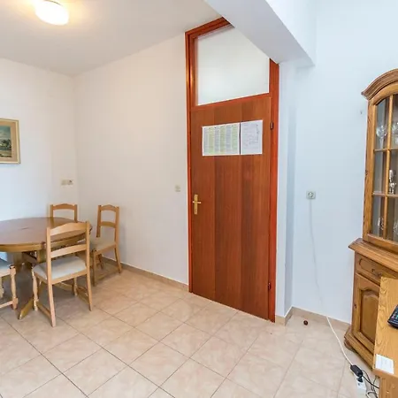Apartment Ivana *